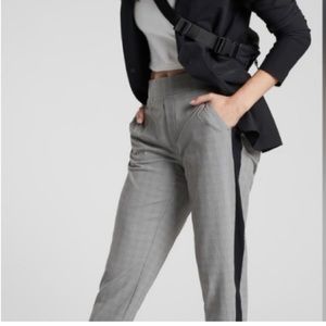 Athleta Brooklyn Gray Plaid Ankle Pant Trousers Size 12 Petit